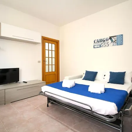 Holidayhouse Asfodelo Apartamento *